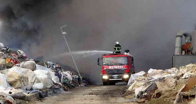 Osmaniye’deki fabrika yangının yayılımı durduruldu