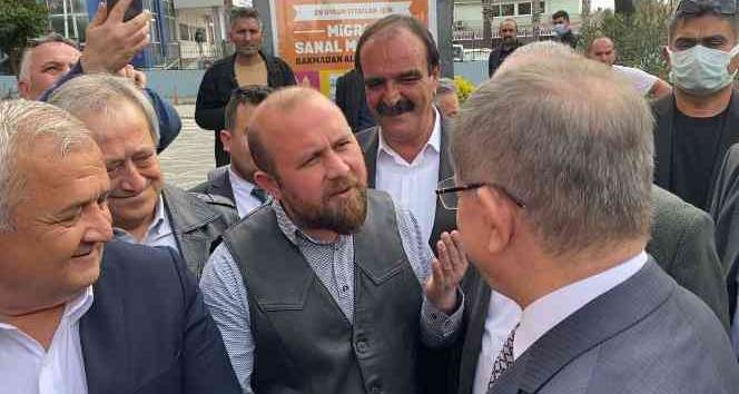 ’Terör örgütüne finans sağladığı’ iddiasıyla gözaltına alınıp salınan meclis üyesinden Davutoğlu’na: "Başkanım gözümüz kulağımız sizde"