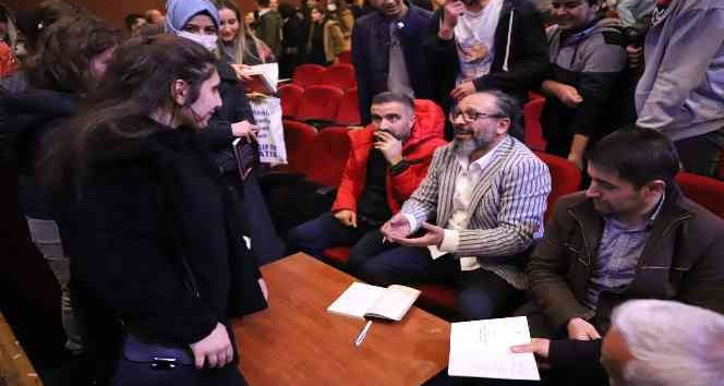 Bozkırın Tezenesi Neşet Ertaş’ı anma gecesine yoğun ilgi