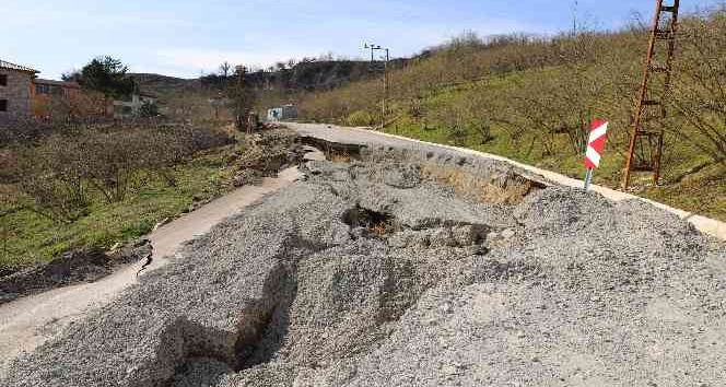 Ordu’da 256 yol ağında heyelan meydana geldi