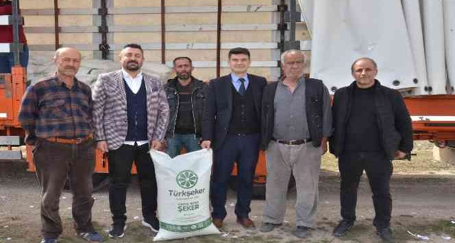 Elbistan’daki arıcılara 25 ton "besleme şekeri" desteği