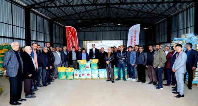 Bingöl’de çiftçilere yüzde 50 hibeli tohum dağıtıldı
