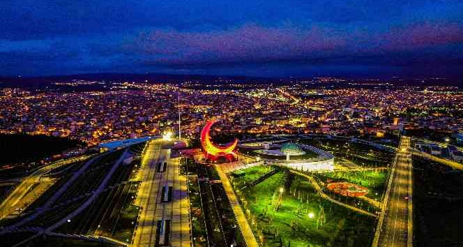 Balıkesir’in simgesi Çamlık Şehitler Camii’nde ilk kez teravih namazı kılınacak