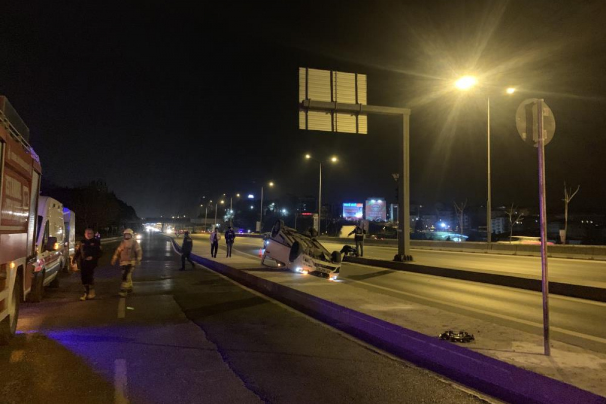 Bostancı’da otomobil takla attı: Araçtaki iki kişi yara almadan kurtuldu