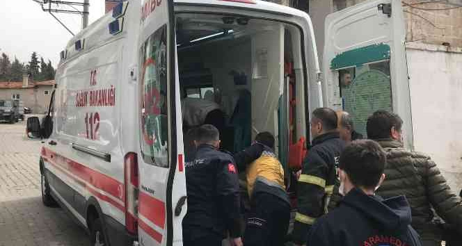 Fırtına evin çatısını yerinden söktü: 1 yaralı