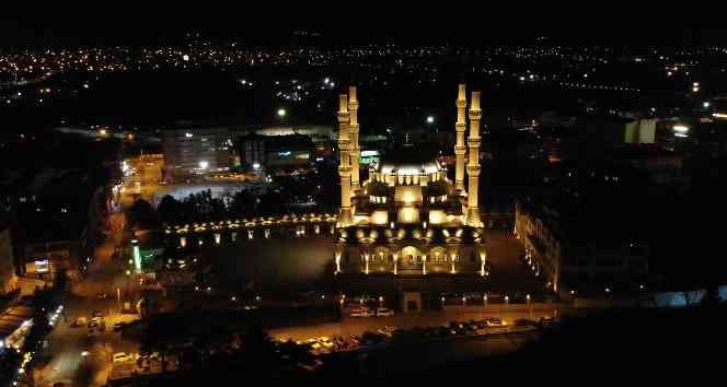 İki yıl aradan sonra camilerde teravih heyecanı
