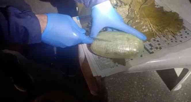 Salamura asma yaprağı bidonunda uyuşturucu sevkiyatına 2 tutuklama