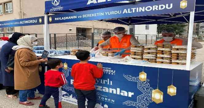 Altınordu’da günlük 10 bin kişiye sıcak yemek ikram edilecek