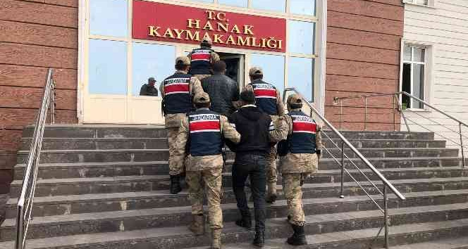 Ardahan’da 2 hükümlü yakalandı