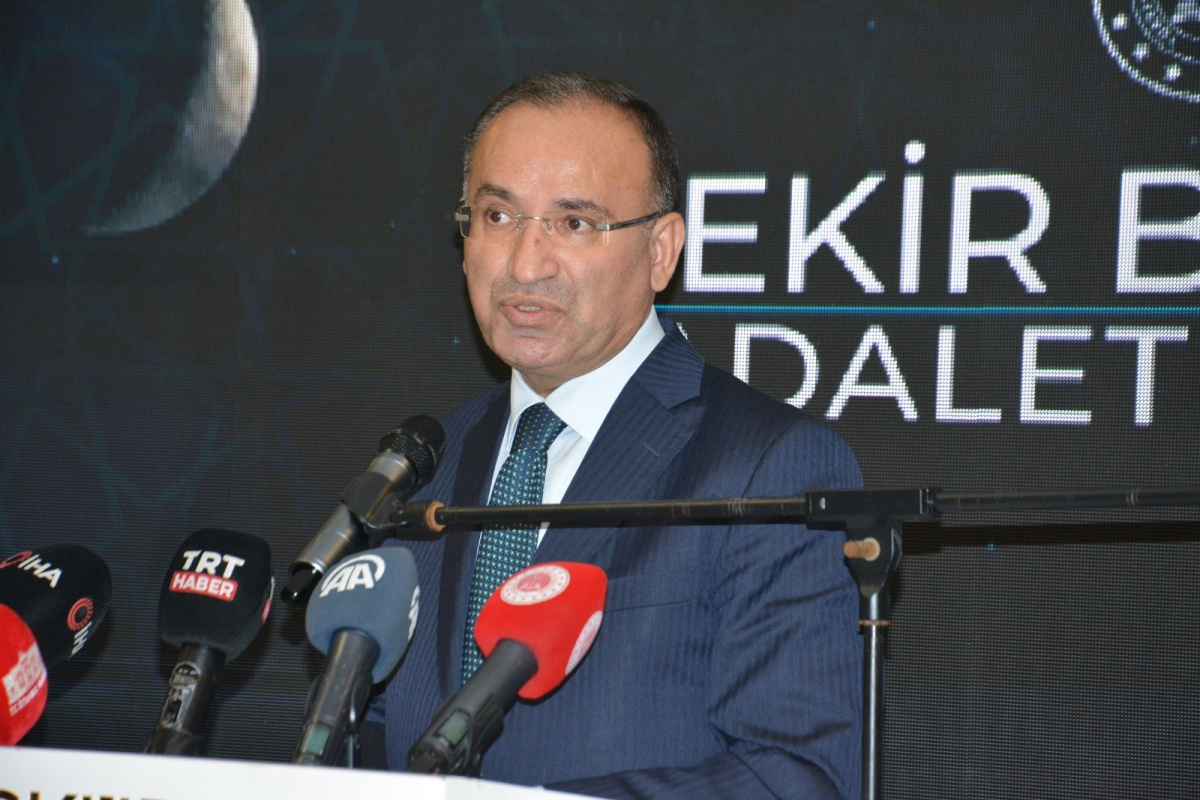 Adalet Bakanı Bekir Bozdağ: &quot;Türk yargısına şaibeli diyenler Türk yargısına iftira atanlardır”