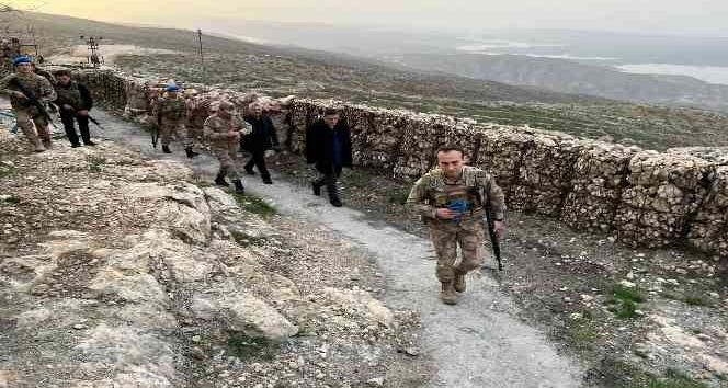 Gercüş Kaymakamı Sinanoğlu, üst bölgesinde askerle iftar açtı