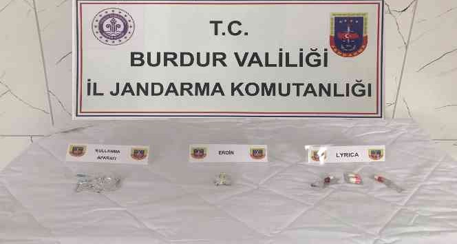 Uyuşturucu taşıyan 4 şüpheli yakalandı