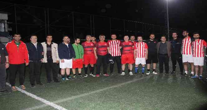 Batman’da 10 Nisan polis haftası çerçevesinde Basınspor-Emniyetspor maçında dostluk kazandı