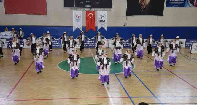 Yediocak Halk Oyunları Topluluğu iki dalda birincilik kazandı