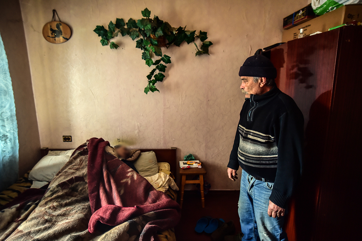 Bucha'da bir sivil Rusya'nın evini taramasıyla yatağında can verdi