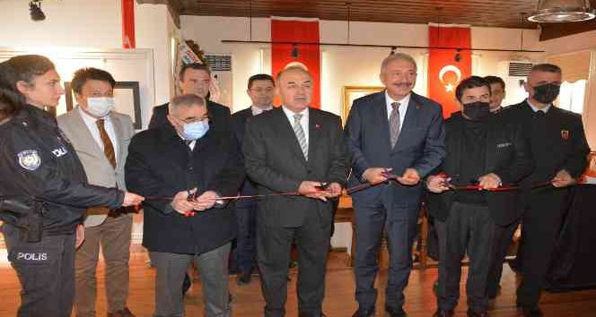 Polislerden resim ve çini işlemeciliği sergisi