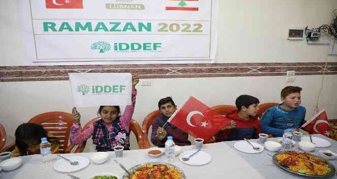 Mülteci kampındaki yetim kız hayaline kavuştu