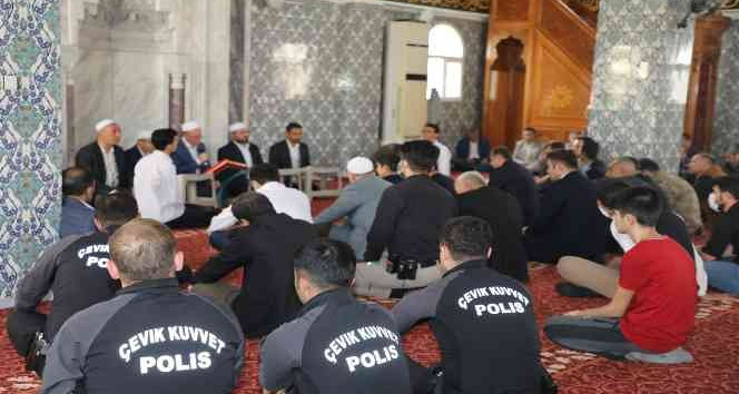 Cizre’de şehitler için mevlit okutuldu