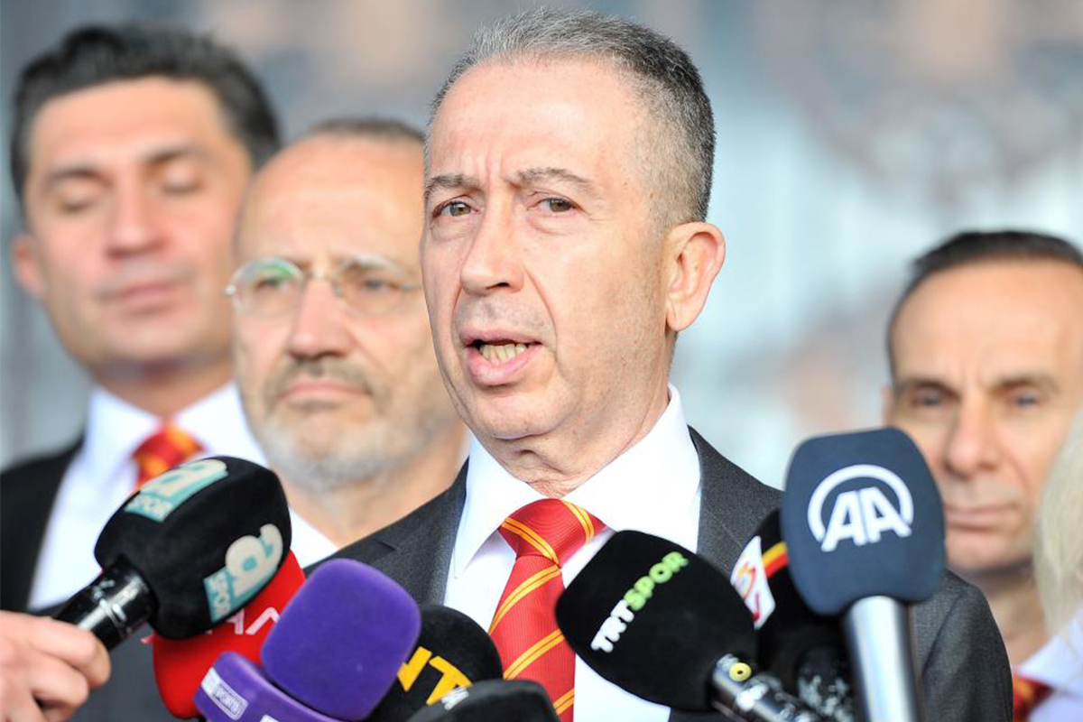 Metin Öztürk listesini teslim etti