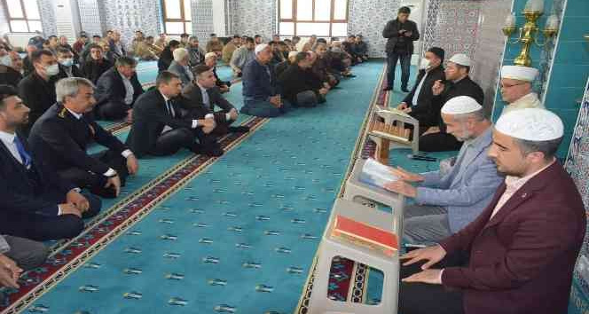 Batman’da polis haftası nedeniyle şehitler adına Mevlid-i Şerif okutuldu