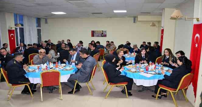 Ardahan’da Polis Haftası dolayısıyla iftar programı