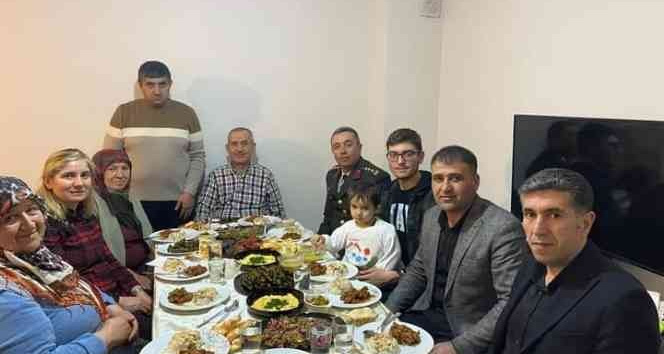 Şehit ailesine anlamlı ziyaret