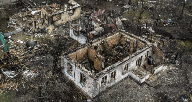 Ukrayna ordusu Rus askerlerine ait mühimmat deposunu havaya uçurdu
