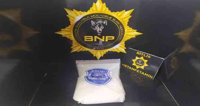 Bitlis’te iki araçta 1 kilo 524 gram metamfetamin ele geçirildi