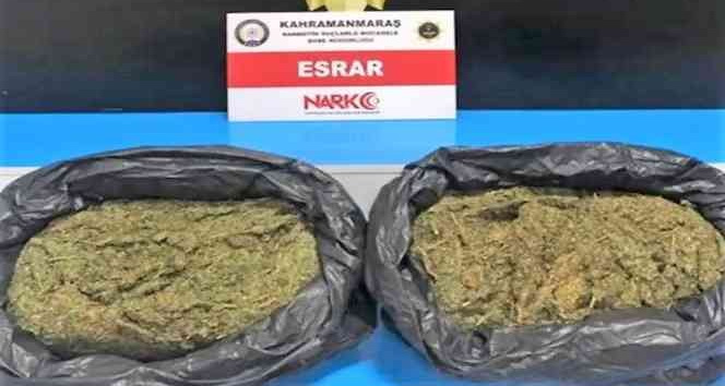 Yolcunun valizinden 10 kilogram uyuşturucu çıktı