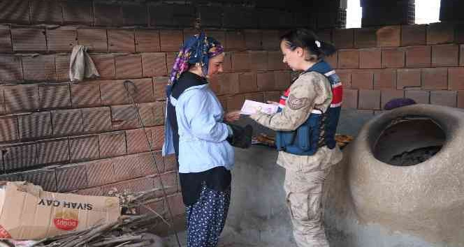 Siirt’te jandarma ekipleri KADES uygulamasını tanıttı