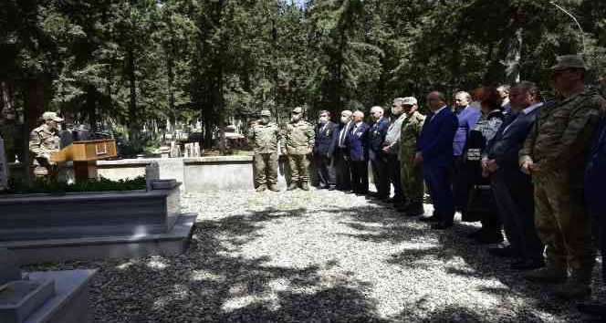 Kore Savaşı kahramanı Yüzbaşı Kamil Celkan mezarı başında anıldı