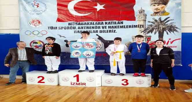 Aliağalı karatecilerden 15 madalya birden