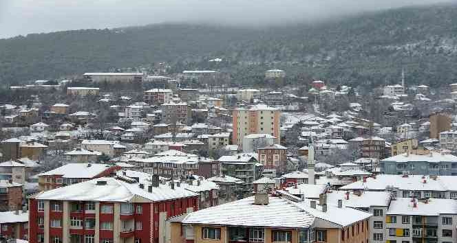 Yozgat’ta Nisan ayında kar yağışı etkili oldu
