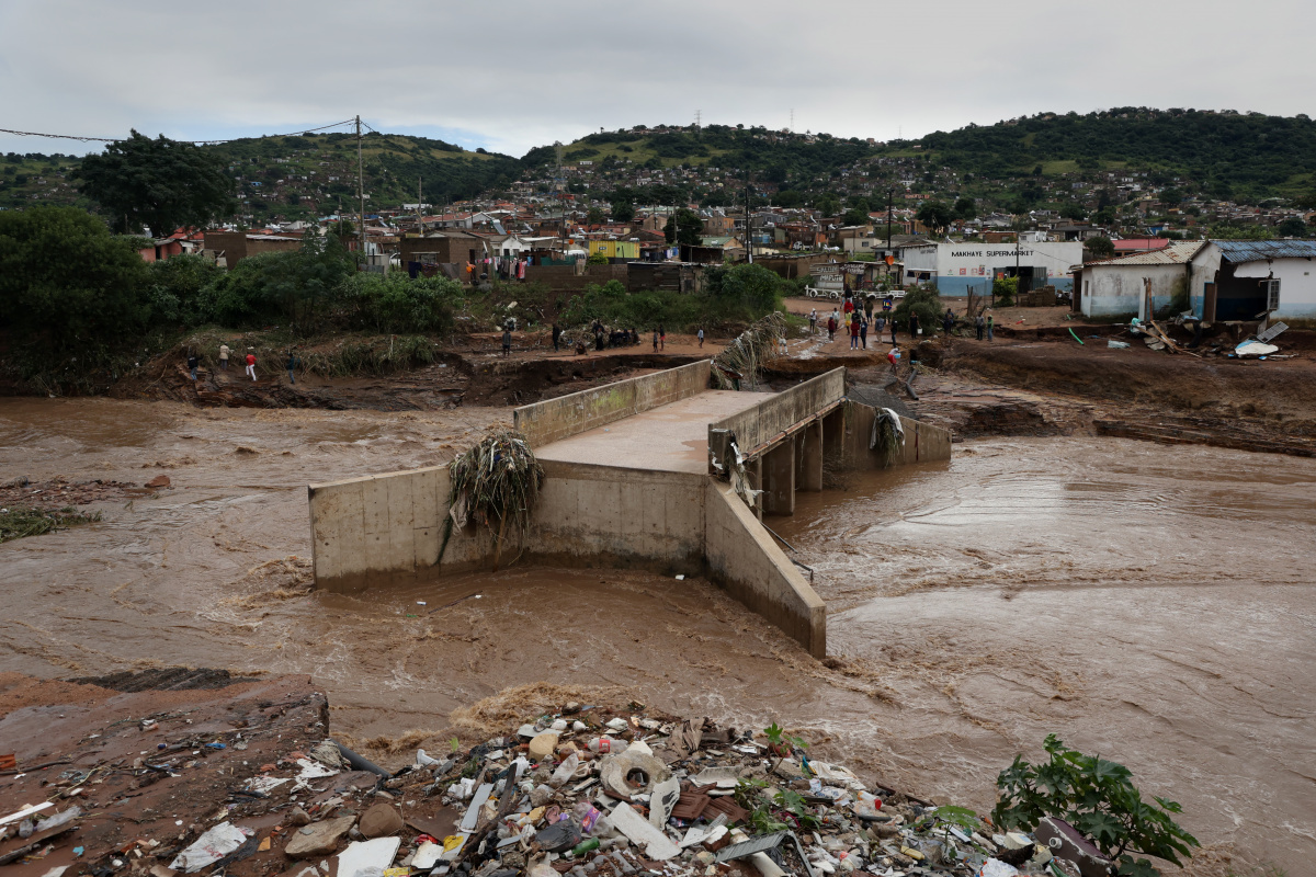 Güney Afrika’yı sel vurdu: 45 ölü