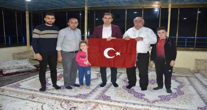 Kaymakam Mete, şehit ailesiyle bir araya geldi
