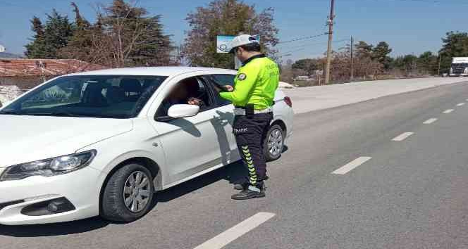 Burdur’da hız limitini aşan 158 sürücüye para cezası