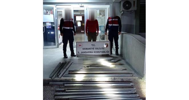 Kamu kurumundan hırsızlık yapan 2 şüpheli yakalandı