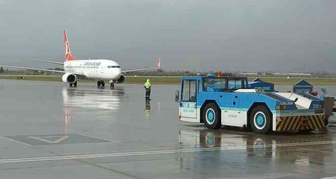 Balıkesir Koca Seyit Havalimanı yolcu sayısında rekora koşuyor