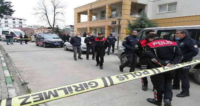 Önce kız arkadaşını silahla öldürdü, sonra intihara teşebbüs etti