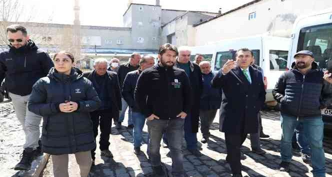 Başkan Demir, Kars Garajını gezdi