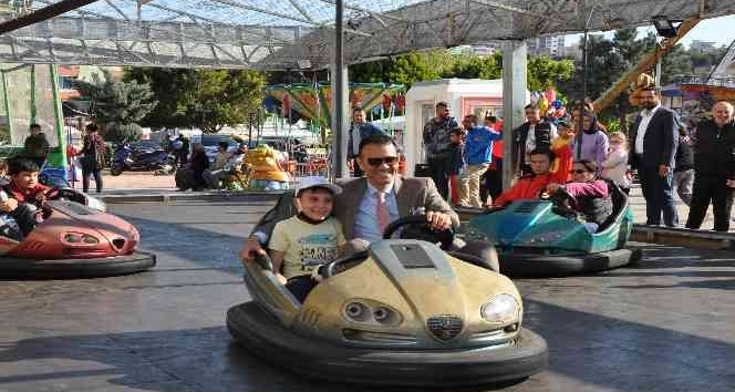 Otizmli ve özel çocukların lunapark sevinci