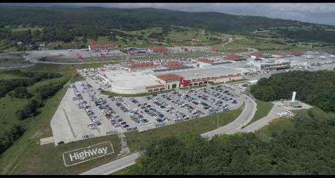 Bölgenin en büyük düğün salonu Highway’de