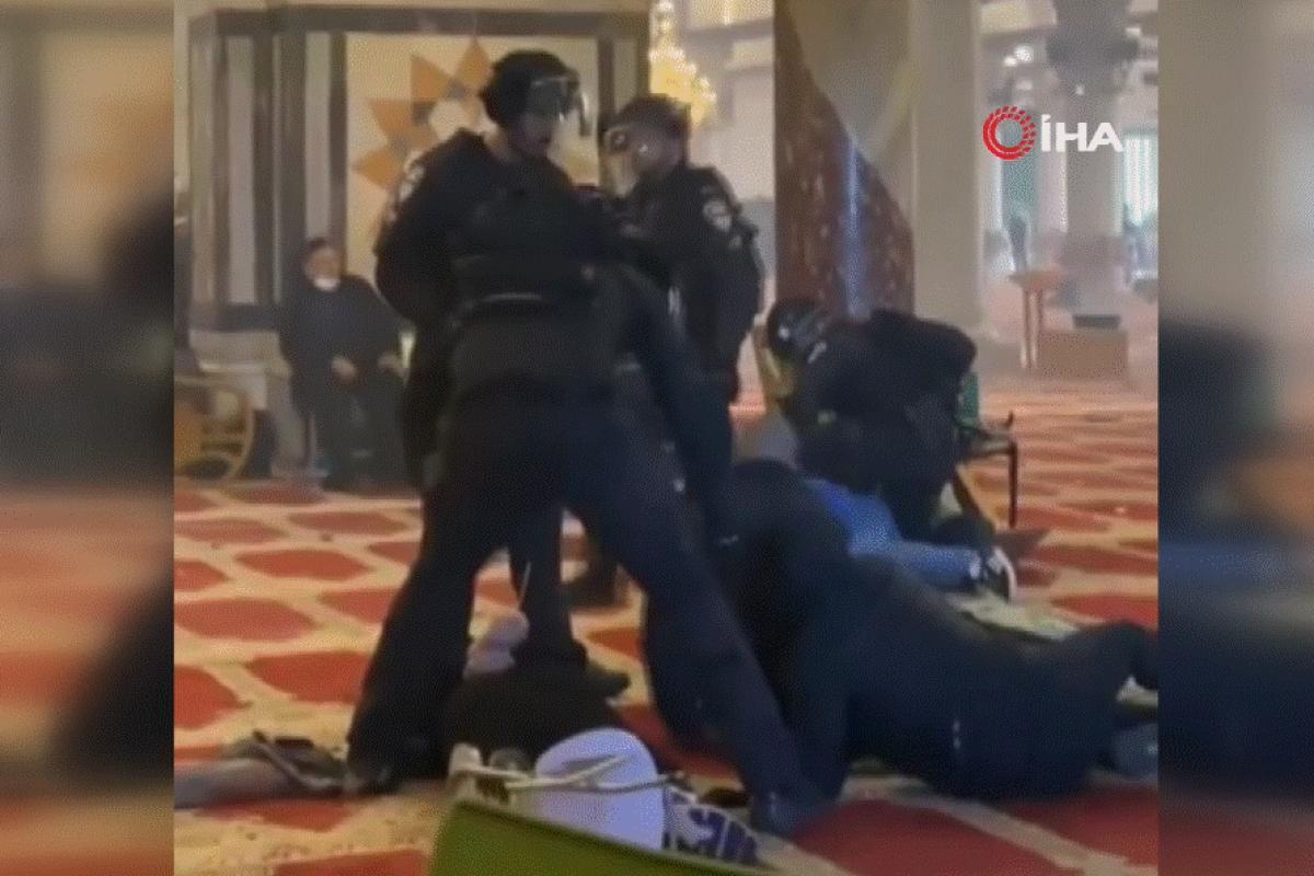 İsrail polisi Mescid-i Aksa’da Müslümanlara saldırdı: 152 yaralı