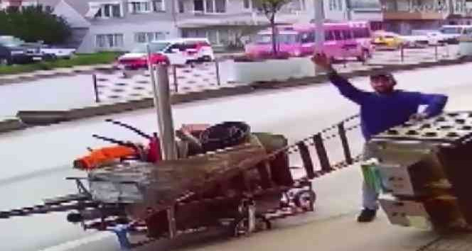 Kameraya el sallayan pişkin hırsızın sonu hapis oldu