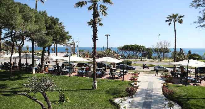 Barbaros Çay Bahçesi yenilenen yüzüyle hizmette