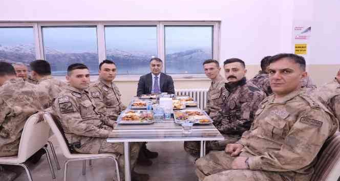 Vali Çağatay, JÖH ile iftar yaptı