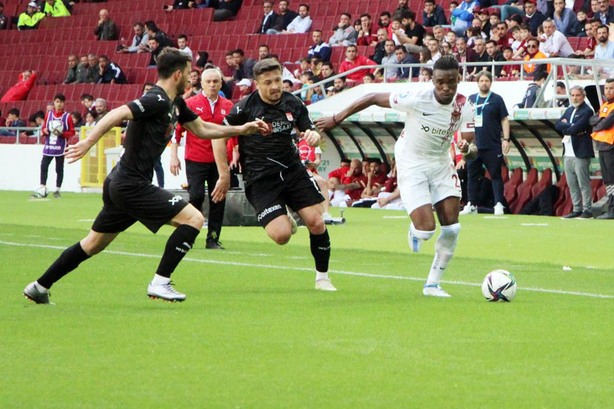 A.Hatayspor ile Sivasspor 1-1 berabere kaldı