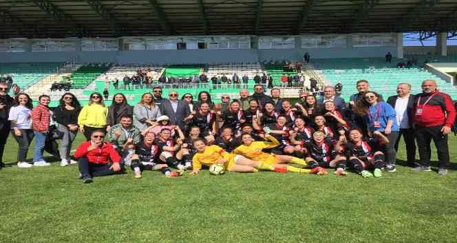 Ünye Gücü FK, Süper Lig’e yükseldi