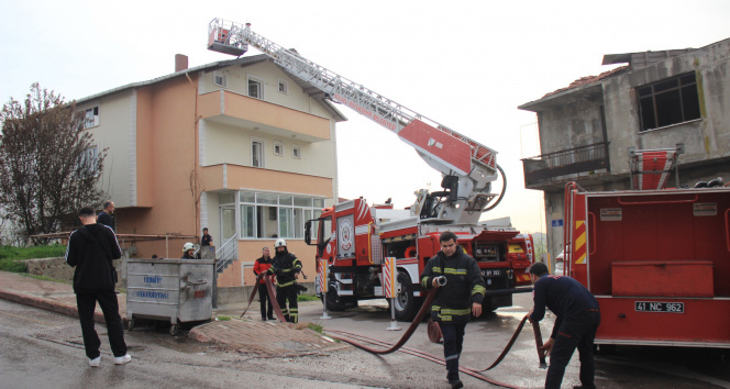 Şömineden çıkan yangın paniğe sebep oldu