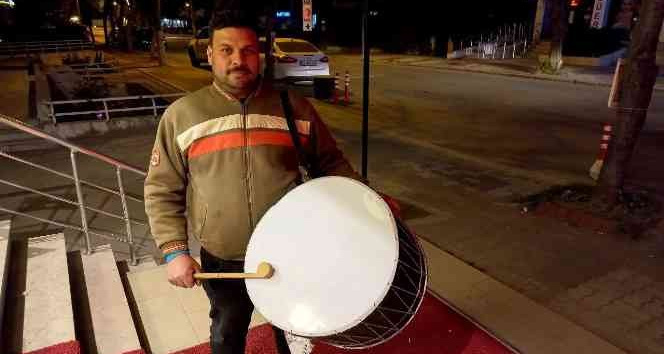 Ramazan davulcuları ilk bahşişlerini topladı